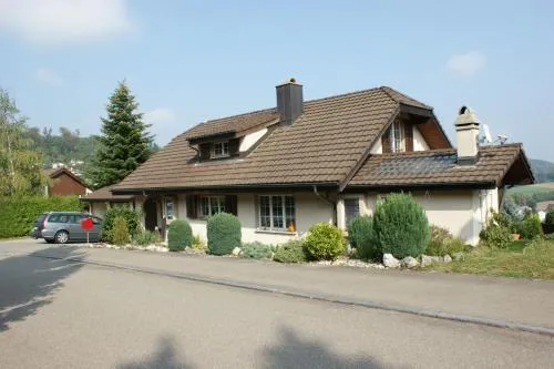 Ferienwohnung und B&B Chasa Janett in Rudolfstetten, Schweiz