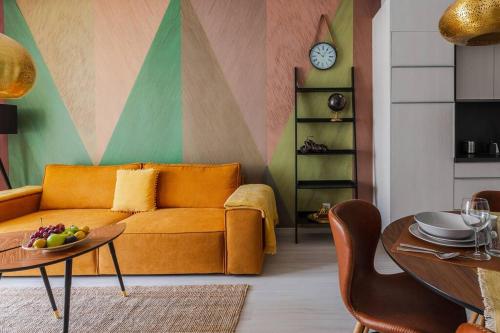 Golden Sunshine Apartment on Corvin Promenade - 506