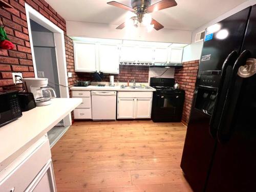 3 Bedroom Beach Park Home near Naval Base in Beach Park, USA