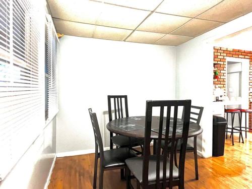 3 Bedroom Beach Park Home near Naval Base in Beach Park, USA