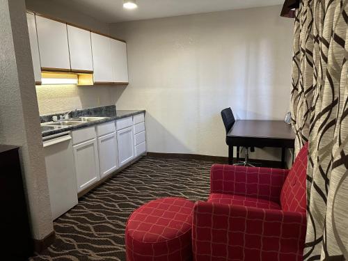 เดย์ อินน์ แอนด์ สวีท บาย วินด์แฮม เคซีย์ (Days Inn & Suites by Wyndham Casey) in คาซีย์ (อิลลินอยส์)