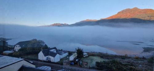 景觀, 洛赫隆酒店 (Loch Long Hotel) in 阿羅查