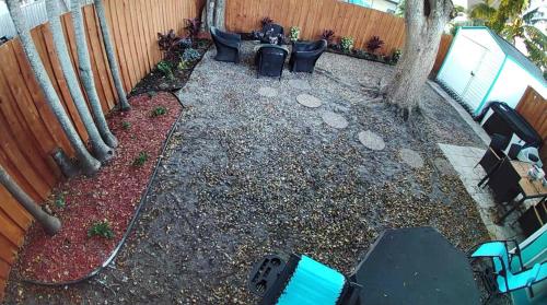 Renovated Apartment Quiet Backyard, Jacuzzi, BBQ,2 in Deerfield Beach, USA