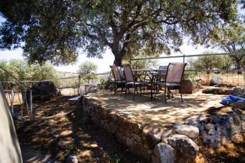 tuin, Casa Ballena, Finca La Lama Romana Bodonal de la Sierra in Segura De Leon