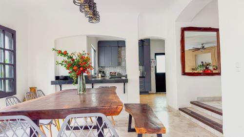Casa Luana: Luxury Oasis designer villa with pool and garden in Puerto Vallarta, Mexico