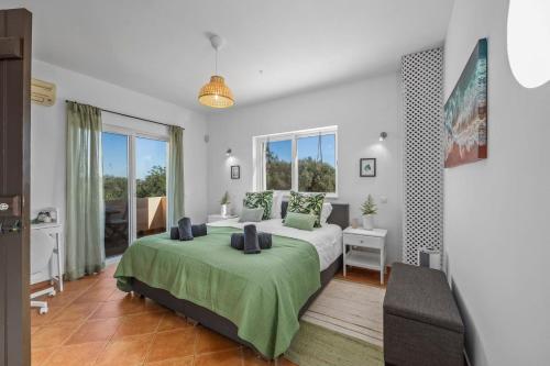 Stunning Countryside Villa w Private Garden & Pool in Alte