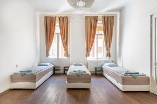 Apartment image 10