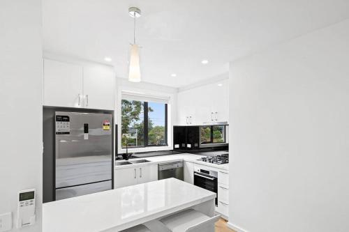 3 bedroom family apartment near Chadstone