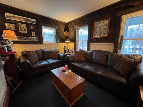 Echo Lake Inn - image 11