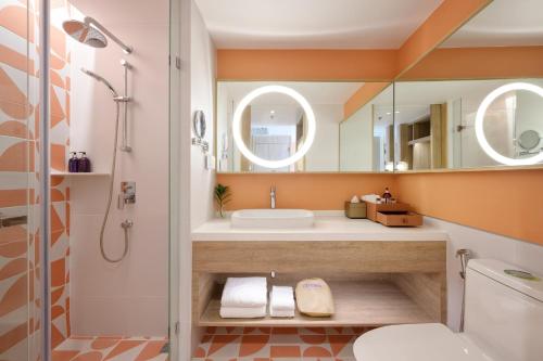 room detail thumbnail 2