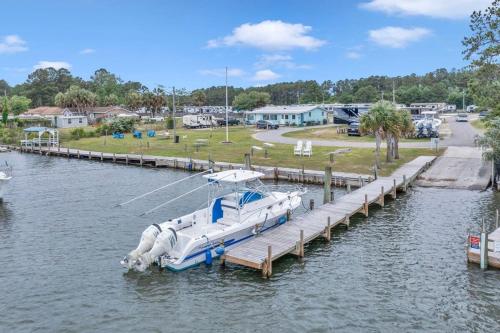 Waterfront Vacation Home near Camp Lejeune - Sneads Ferry