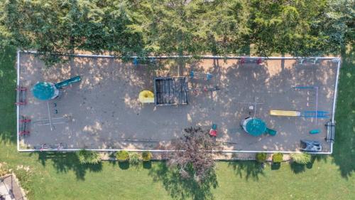 Secluded Rustic Cabin with Views