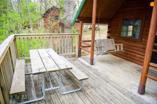 B&B Bloomington - Rustic Cabin with Views in Bloomington - Bed and Breakfast Bloomington