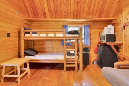 Cozy Rustic Cabin with Views