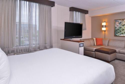 Hyatt Place Herndon Dulles Airport - East