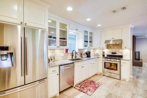 HOT TUB - Beautifully Renovated Home in West Texas