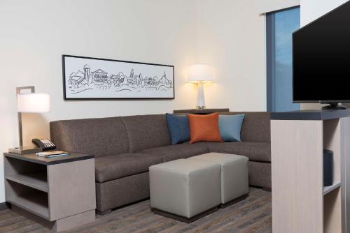 Studio Suite with Two Queen Beds, Sofa Bed and Kitchen