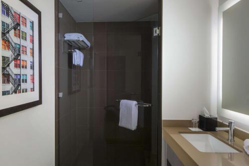 Den King Room image 5