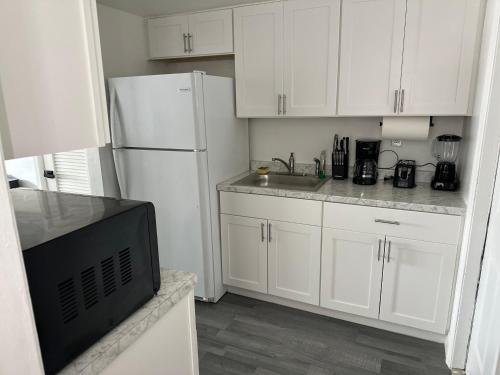 Modern 2BR Unit Near Downtown in Miami, USA