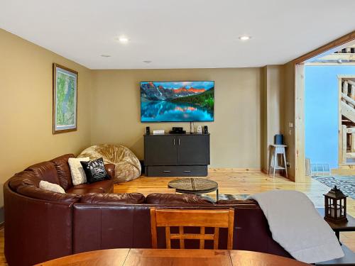 5br Lakeside Home Fishing And Pet Friendly in Necedah, USA