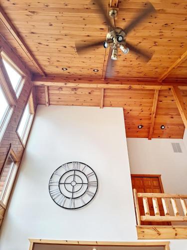 5br Lakeside Home Fishing And Pet Friendly in Necedah, USA