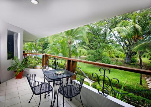 Cozy getaway w/pool-tennis-bbq near Manuel Antonio in Damas