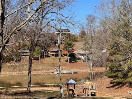 Holiday Hills Resort - image 3