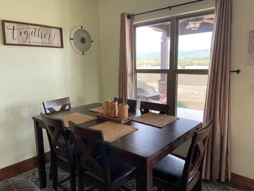 Rest & Replenish 10mins to Lake Sardis with Mountain Views in Clayton, USA
