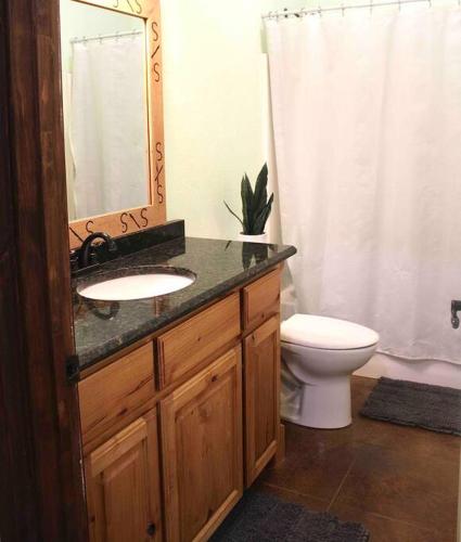 Rest & Replenish 10mins to Lake Sardis with Mountain Views