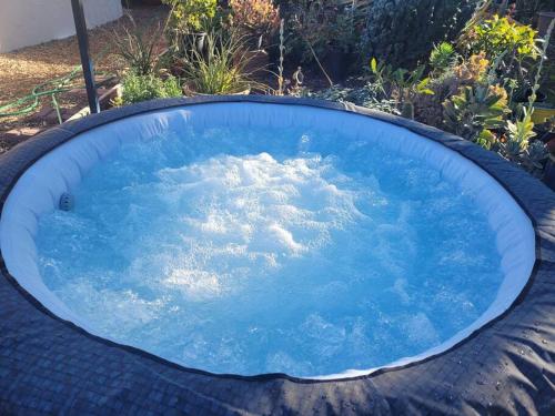 Urban Farm House +Hot Tub+Pool thumb 3