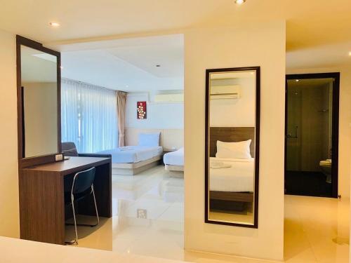 room detail thumbnail 0