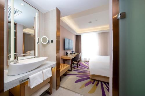 room detail thumbnail 0