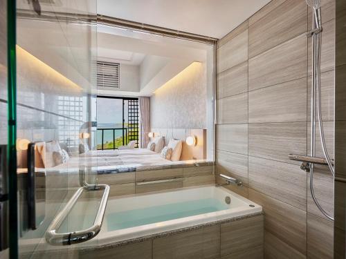 room detail thumbnail 2