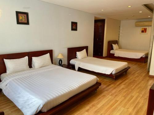 2 queen beds