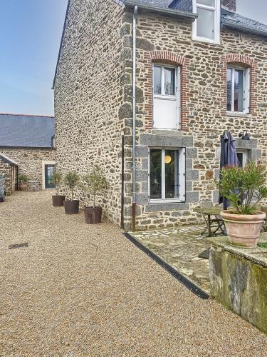 Lieu de charme proche St Malo gîte à louer La Ville-ès-Nonais