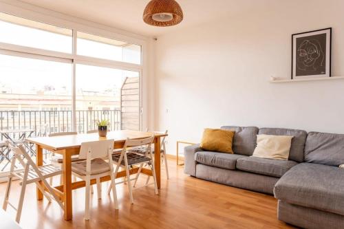 Bright 4BD with terrace near Arc de Triomf