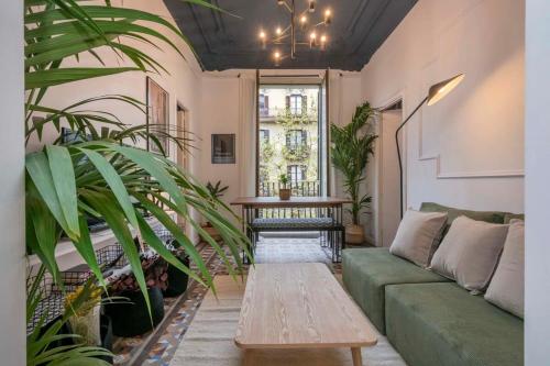 The Collection Barcelona - Eixample 4BD - 3BTH with balcony