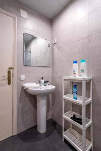 The Collection Barcelona - Modern 4BD in Example next to Paseo de Gracia - image 2