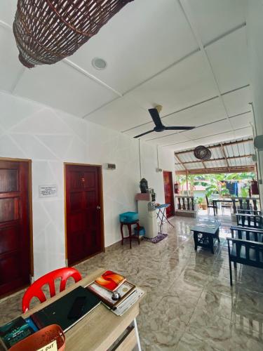 ABOT GUEST HOUSE in Kuala Tahan