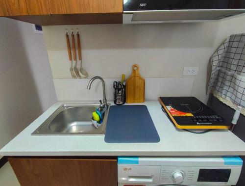 Resort Condo near Beaches in Lapu-Lapu City Resort Condo near Beaches in Lapu-Lapu City