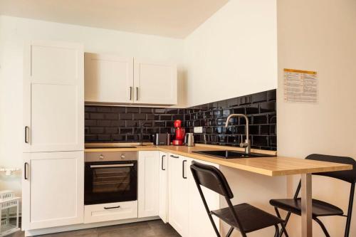Cosy Two BR plus Self Checkin plus Street Parking, Берлин (фото 7)