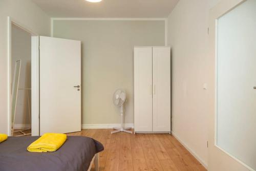 Cosy Two BR plus Self Checkin plus Street Parking - image 3