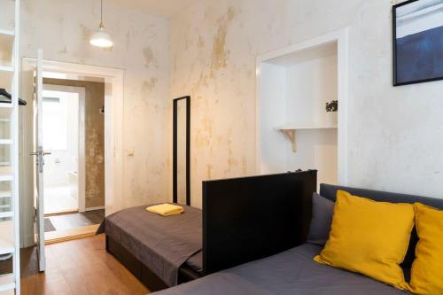 Shabby Chic plus Self CheckIn and Free Street Parking - main image