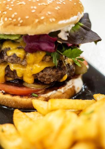 Restoranas, Via's Guesthouse in Greitonas