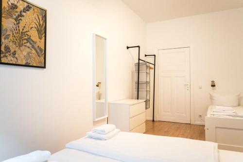 Great Apartment for Eight in Berlin Neukölln - image 12