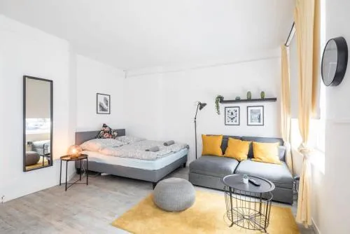Two Bedroom Apartment and Bathrooms in Hamburg, Deutschland