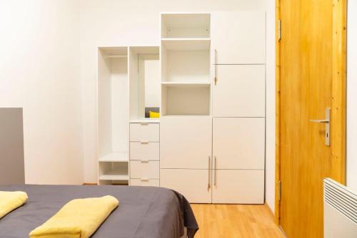 Cozy 2 room apartment next to Hermannstraße - main image