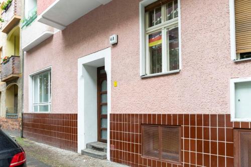 Cozy 2 room apartment next to Hermannstraße - image 6