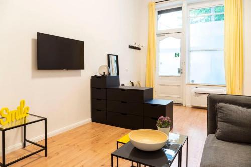 SPACIOUS Two BR plus AC plus SelfCheckIn, Berlin (photo 7)