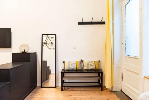 SPACIOUS Two BR plus AC plus SelfCheckIn - image 2